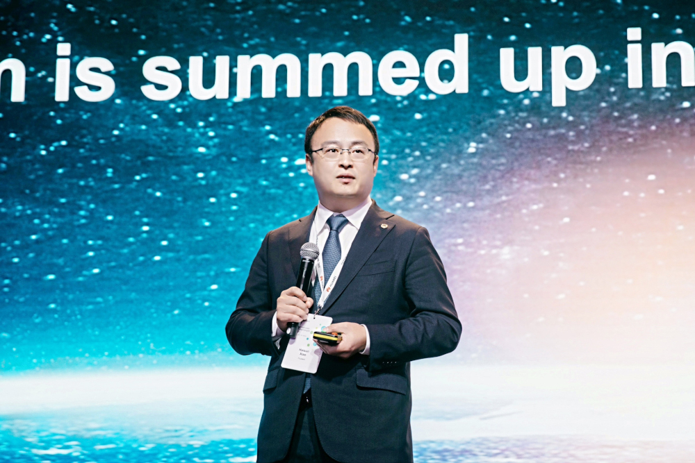 Генеральный директор Huawei Enterprise в регионе Евразия Сяо Хайцзюнь на партнерской конференции Huawei MPC 2021 в Москве