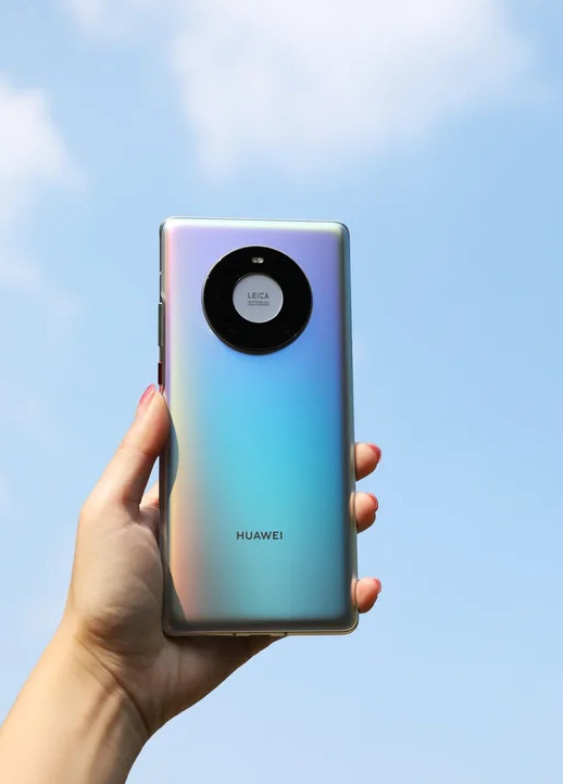 Смартфон HUAWEI Mate 40 Pro. Кольцевая система камер Space Ring с оптикой Leica Смартфон HUAWEI Mate 40 Pro. Кольцевая система камер Space Ring с оптикой Leica
